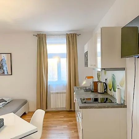 Apartment Serene Near Wenceslas Sq & Main Station *
