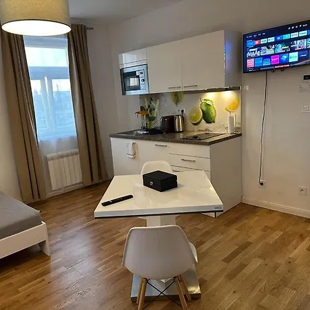 Apartment Serene Near Wenceslas Sq & Main Station *