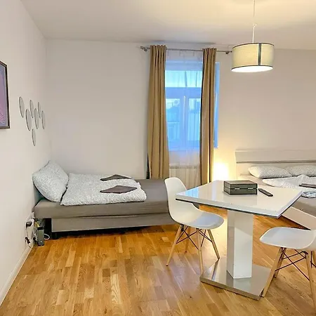 Serene Near Wenceslas Sq & Main Station Lejlighed Prag