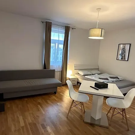Lejlighed Serene Near Wenceslas Sq & Main Station *